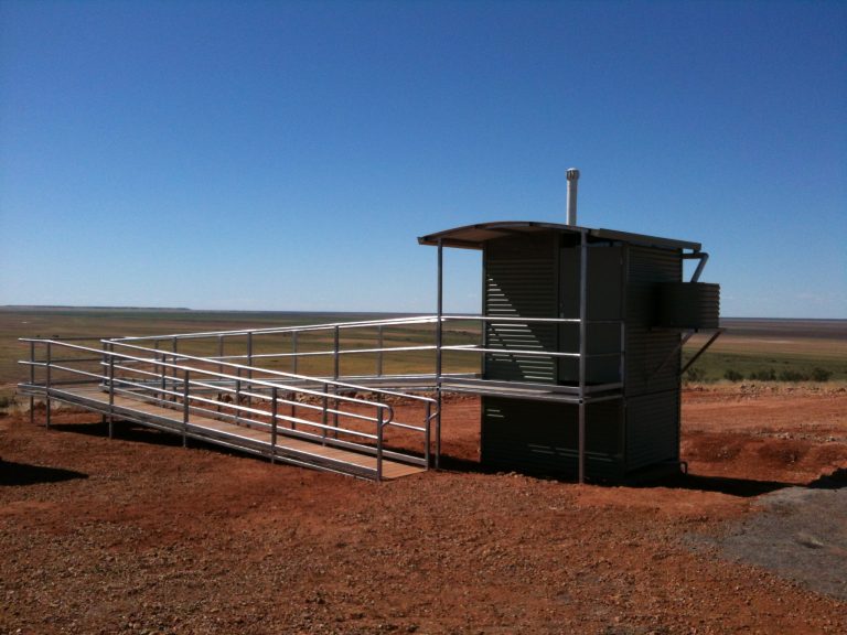 Shady Loo with Ramp